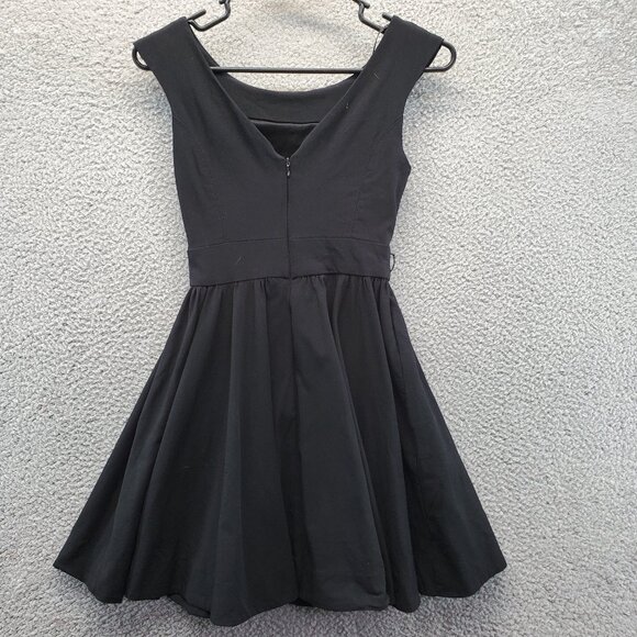 Swing Dress Little Black Dress Sleeveless V Neck Flare Skirt XOXO Size O - Picture 6 of 9
